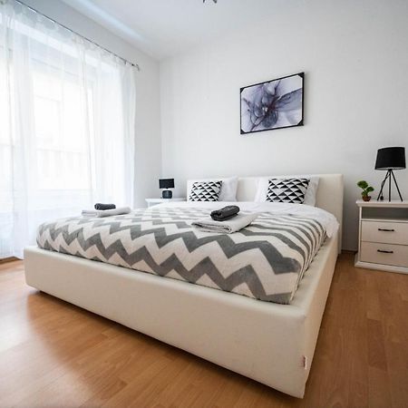 Bright And Modern 1Bdr Apartment In The Center SJJ Exterior photo